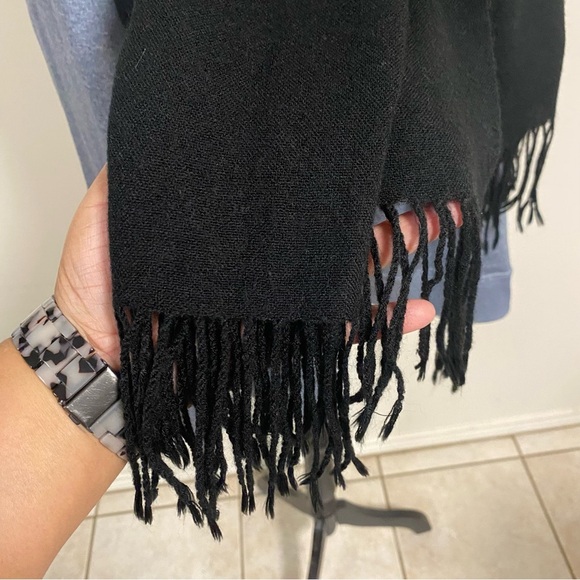 Royal Rossi Scarf Black 100% Cashmere Fringe detail - Picture 4 of 6